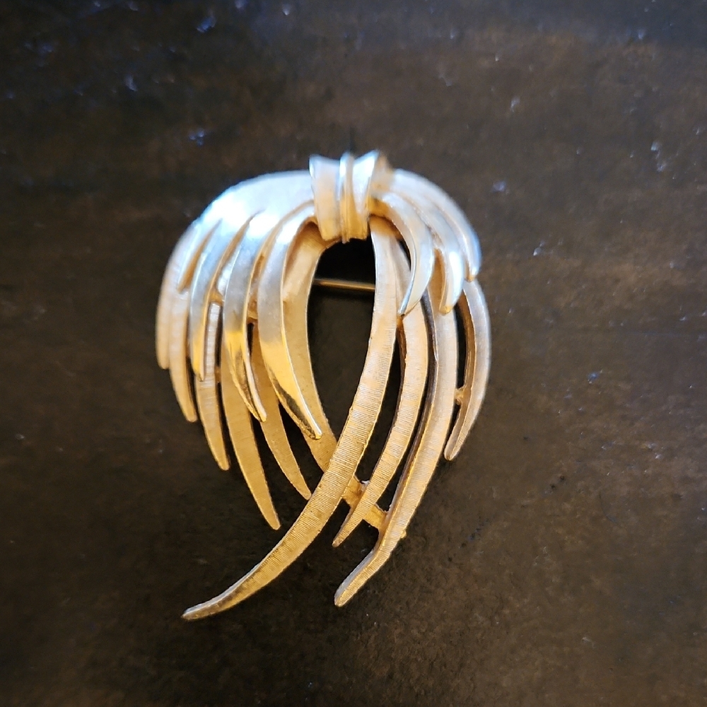 Elegant Silver Brooch for Women